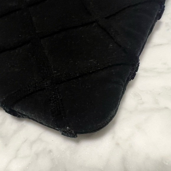 Sold - Chanel Velvet O Pouch - Picture 3 of 11